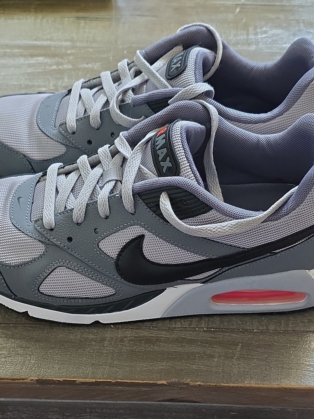 Nike Men's Grey and Black Air Max Sneakers with Pink Air Unit